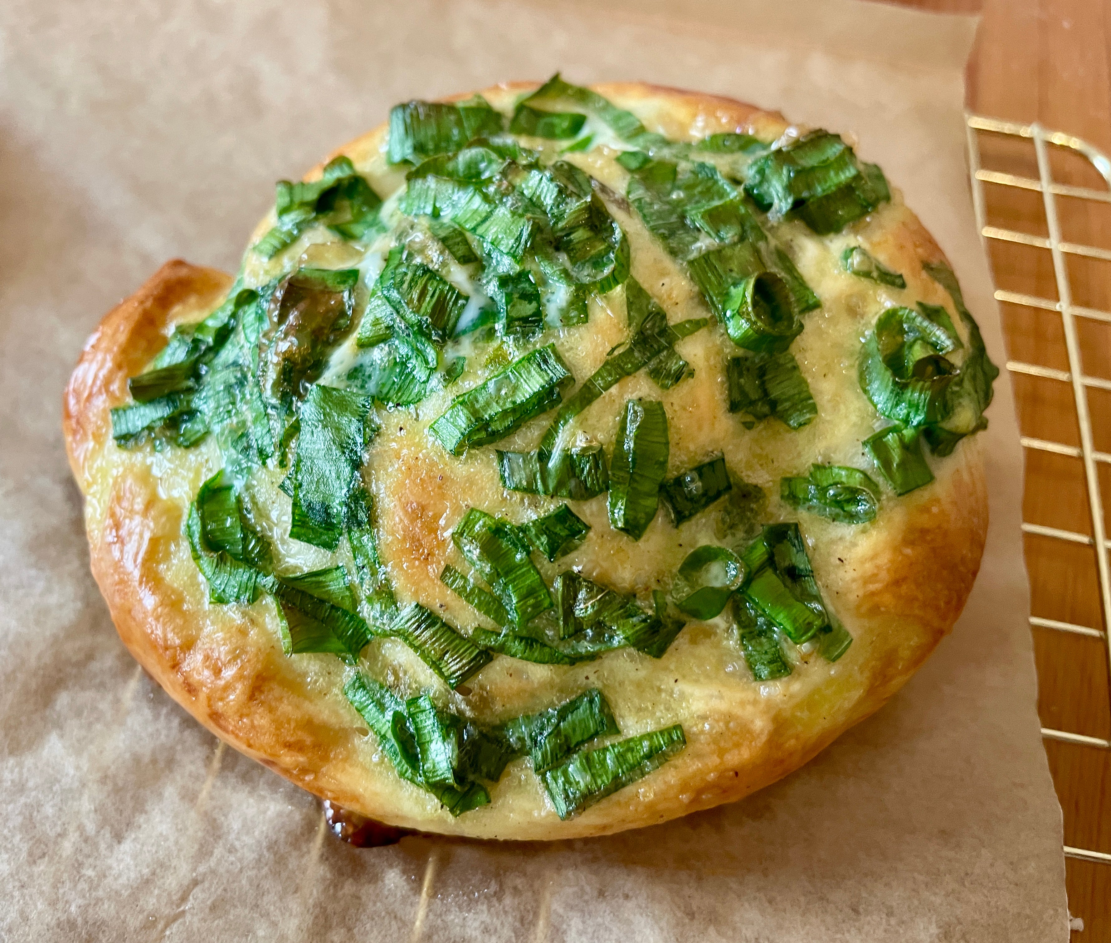 Scallion buns /蔥圓麵包