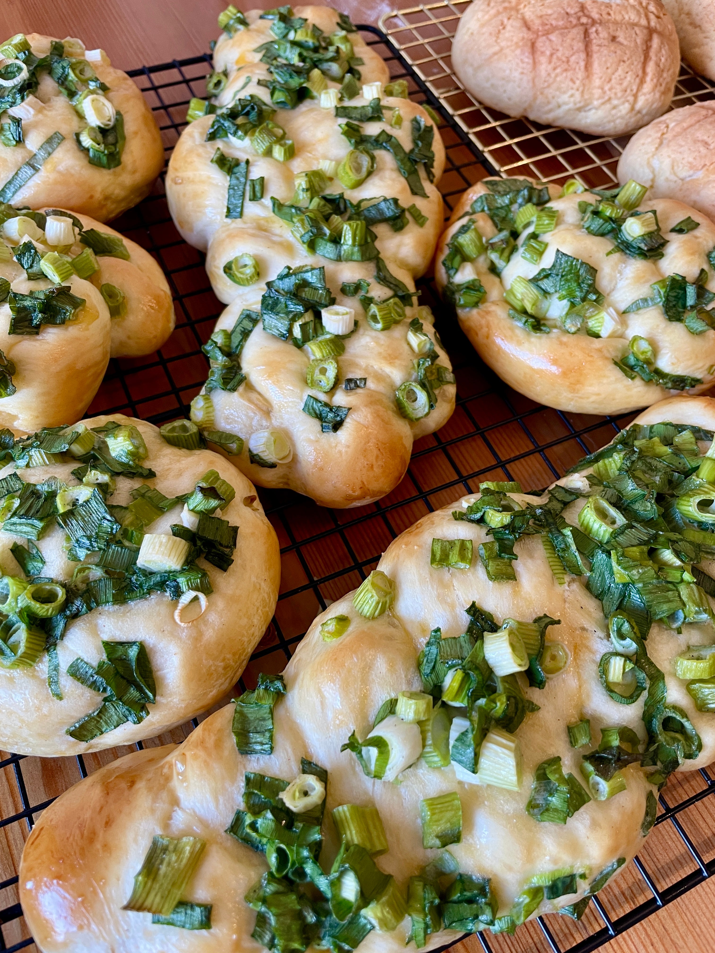 Scallion buns /蔥圓麵包